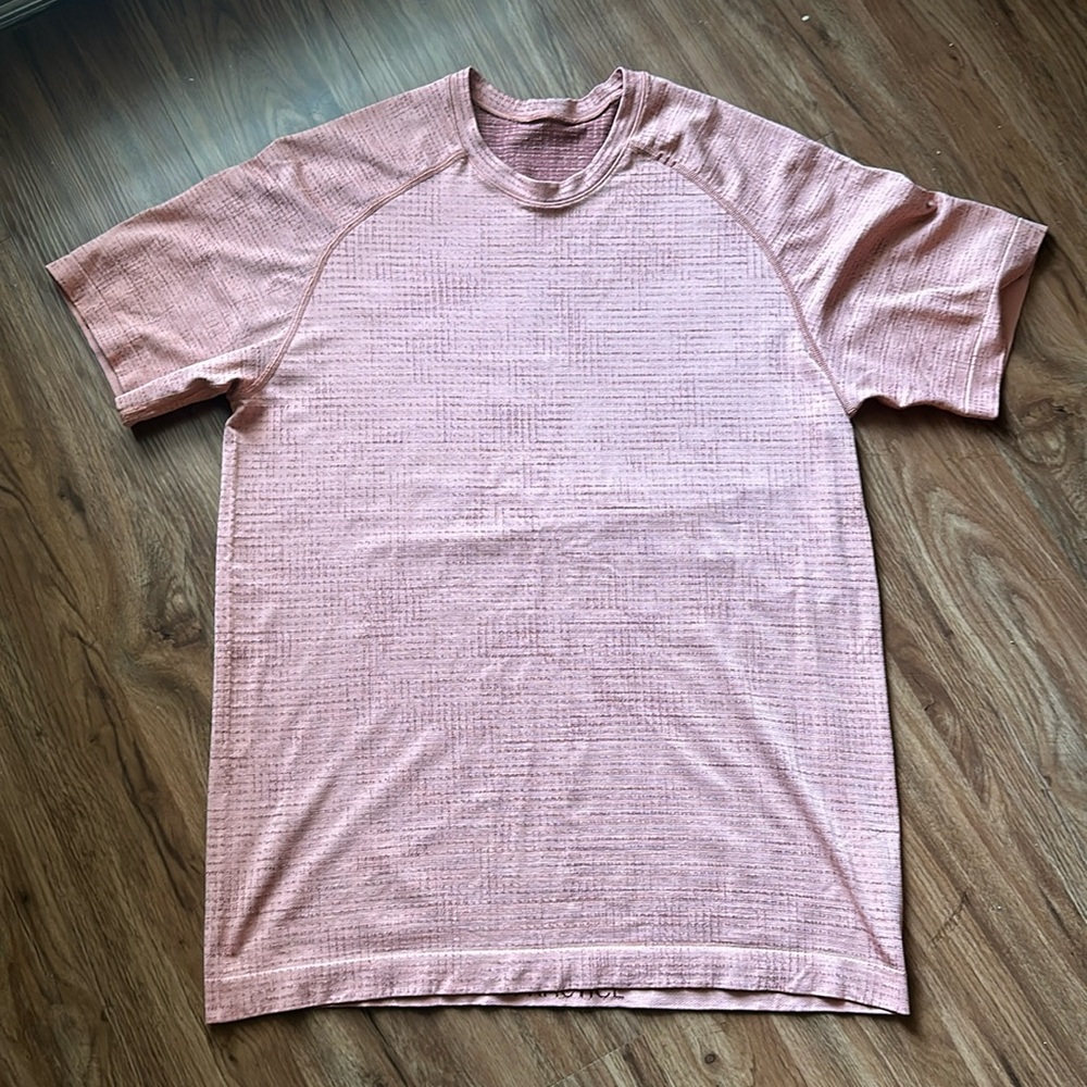 Mens- lululemon Metal Vent Tech Athletic T shirt